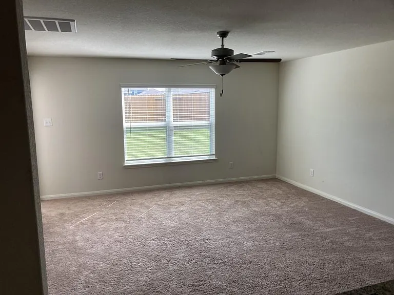 8418 Hannah — Photo 10