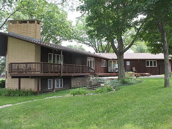 3rd image of 2225 Stardust Dr.