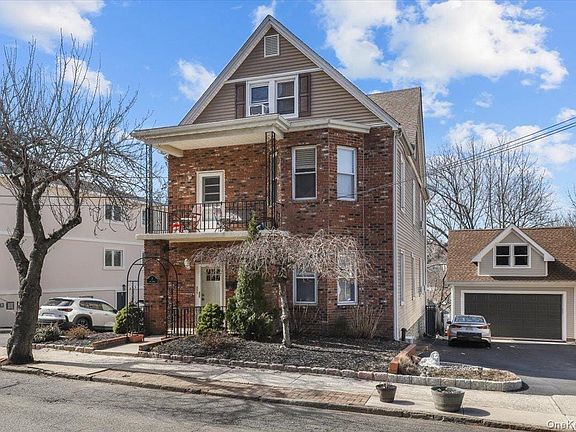 2nd image of 7 Oak Ave