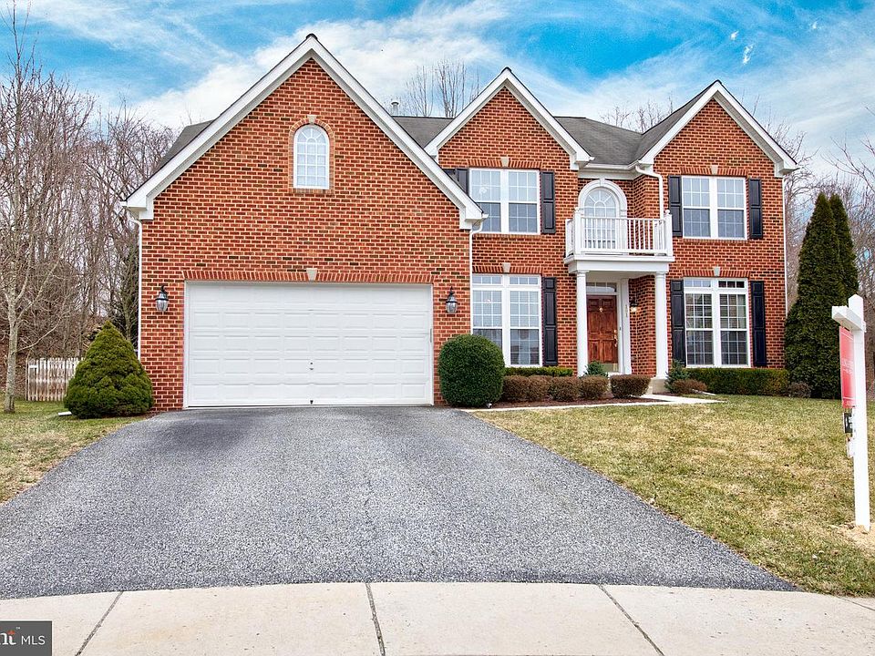 1st image of 101 Oak Valley Dr