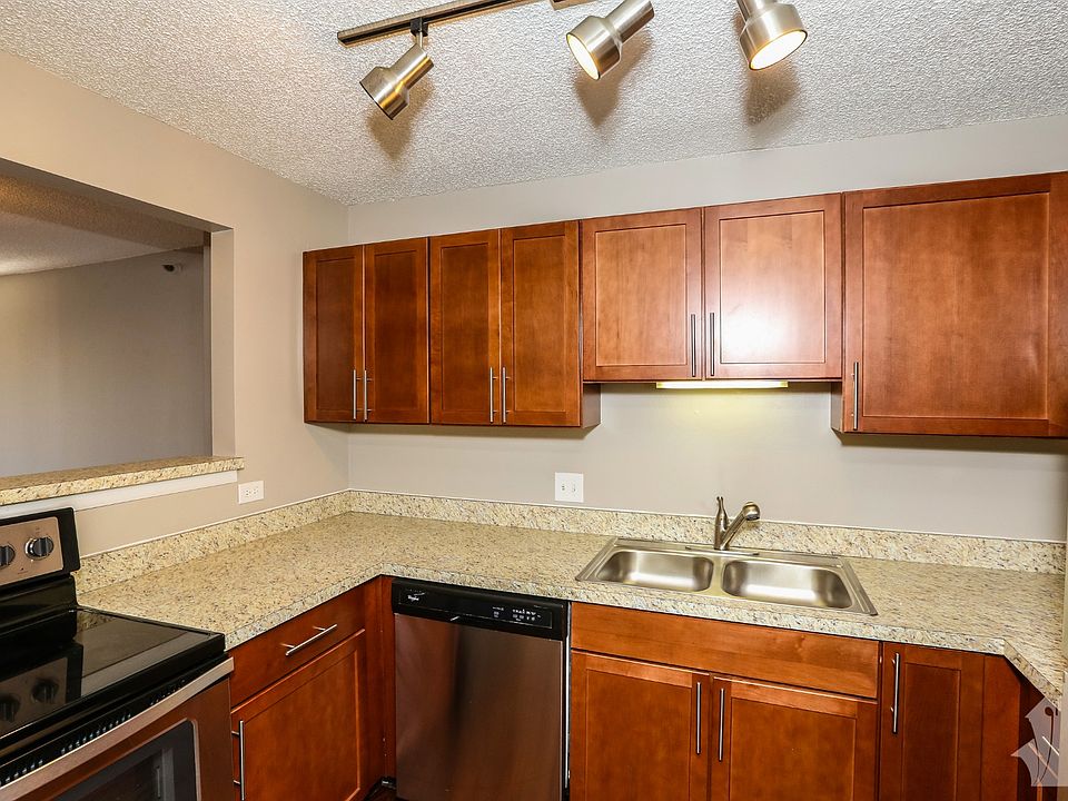 1st image of 448 W Erie St #156