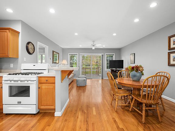 5th image of 350 Old Barnstable Road UNIT 3A