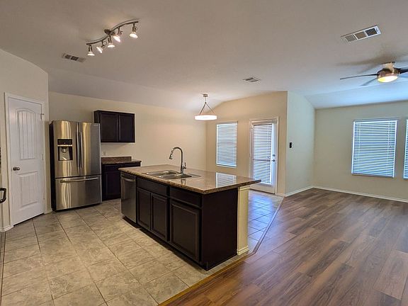 4th image of 1009 Polmont Ct