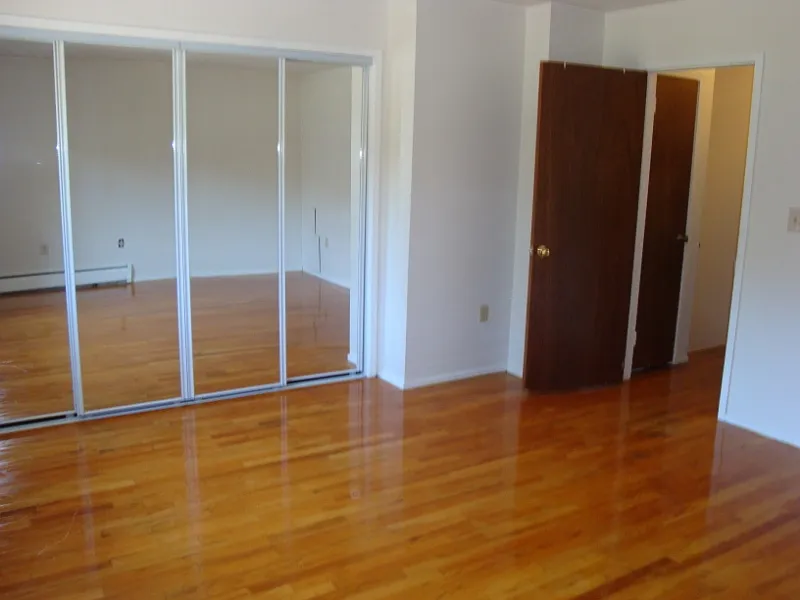 Building Photo - 3 Camelot Dr #4