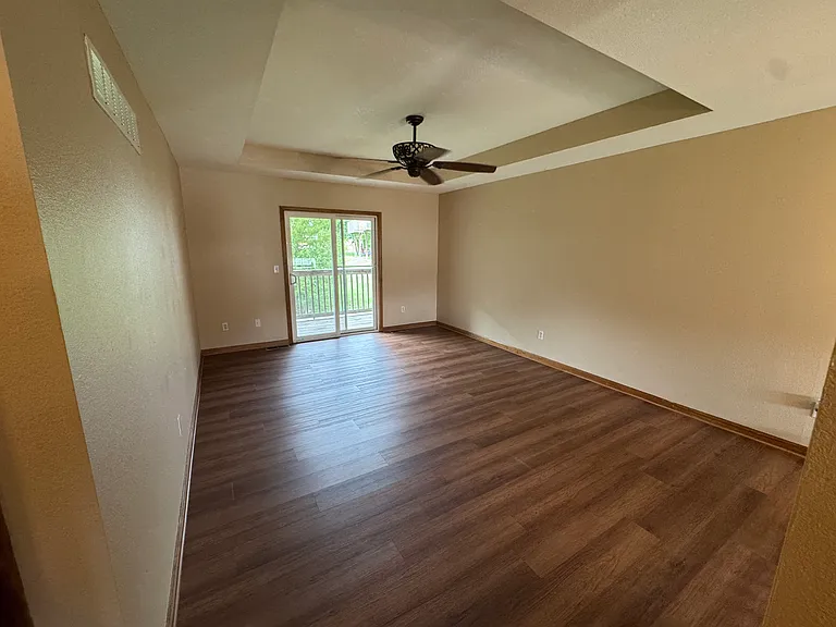 1126 NW Scenic Dr — Photo 3