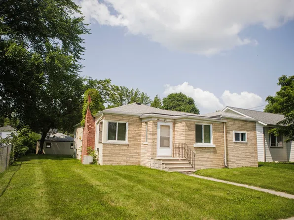 108 W 6th St, Morris, MN 56267