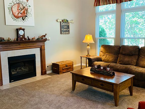 5th image of 95 W Long Meadow Dr