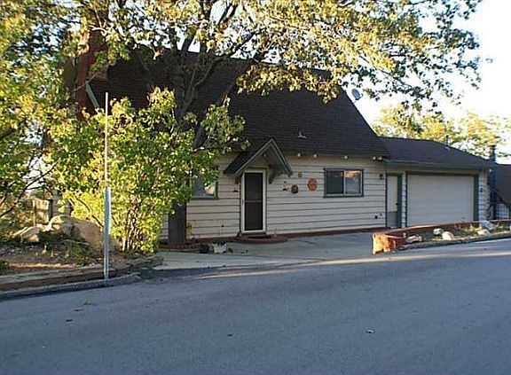 2nd image of 1416 Yosemite Dr