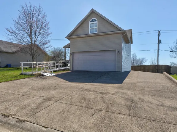 112 Augusta Dr, Mount Sterling, KY 40353