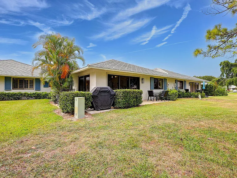 526 Club Dr — Photo 33