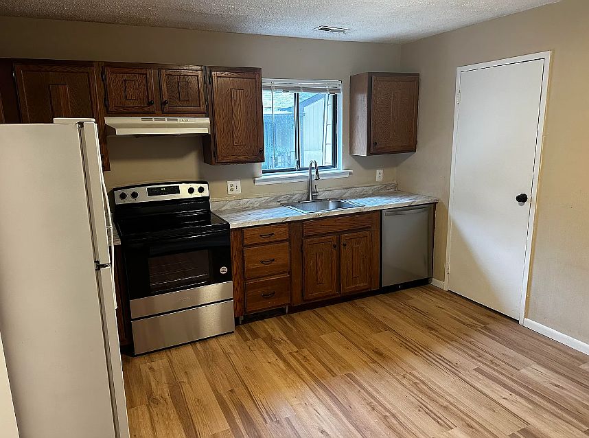 2nd image of 1015 Village Round #B