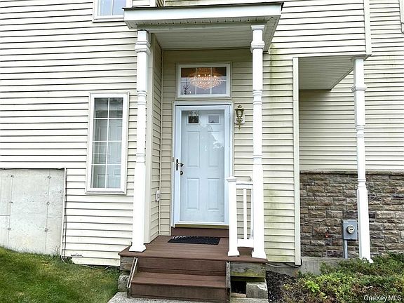 3rd image of 4806 Ridgecrest Dr