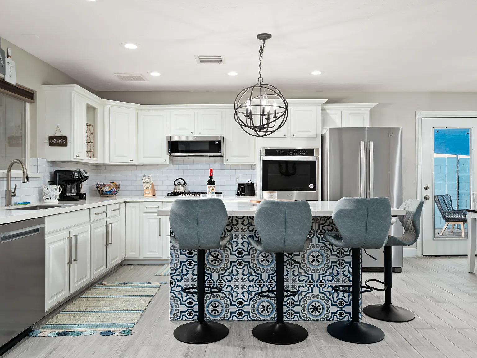 4 bed, 2060 sqft, $4,999 — Photo 3