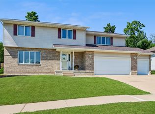 2816 Lancelot Ln NW, Cedar Rapids, IA 52405
