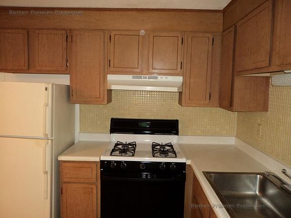 3rd image of 33 South St APT 6
