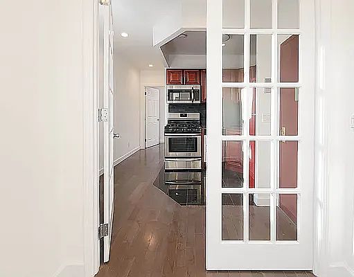 3rd image of 109 Eldridge St #23