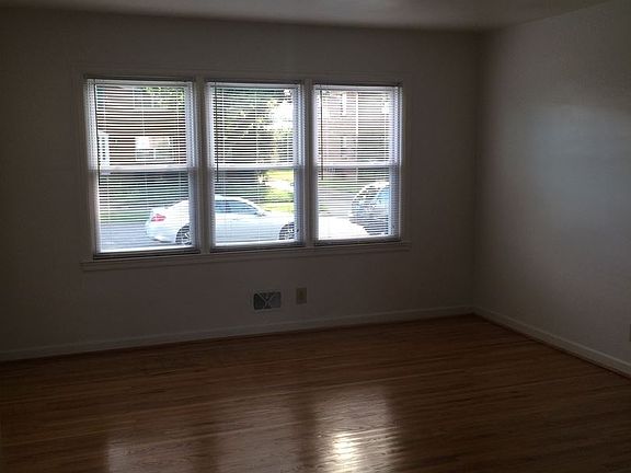 3rd image of 2908 Abigail Dr