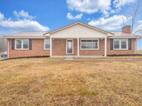 221 Highfield Cir, Rocky Mount, VA 24151
