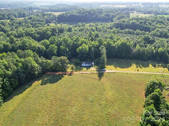2nd image of 232 Barnyard Ln