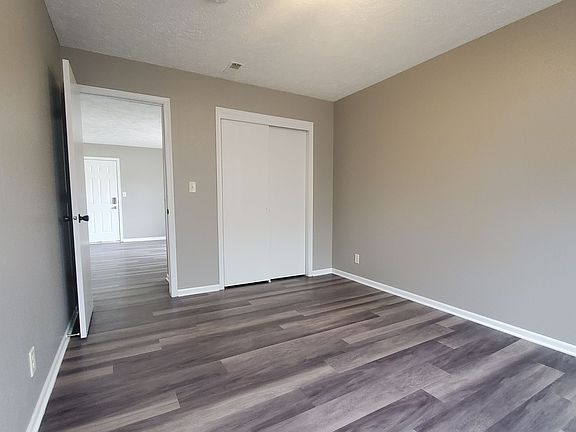 4th image of 922 A St APT 2