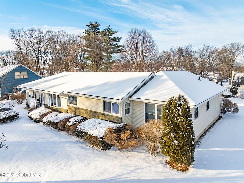 2nd image of 46 Emerick Lane