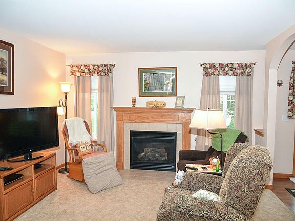 5th image of 206 Wild Meadow Ln