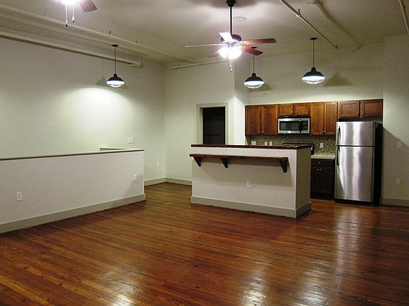 5th image of 533 Main St #205