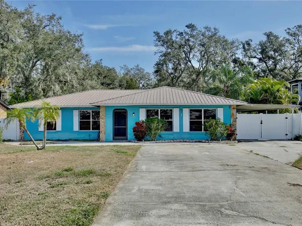 27622 Lois Dr, Tavares, FL 32778