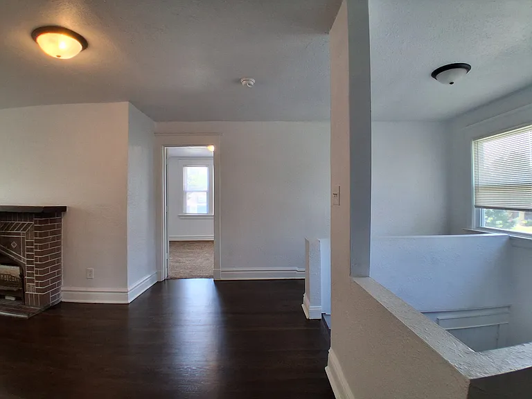 2640 Victor St — Photo 17