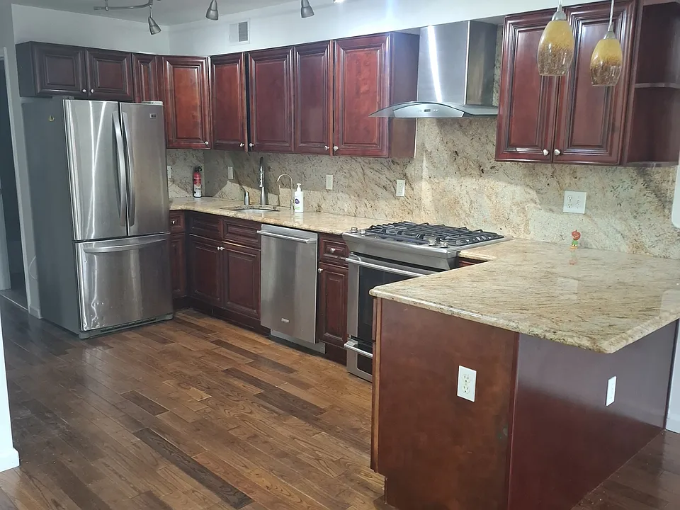 103 Jefferson Ave #1
