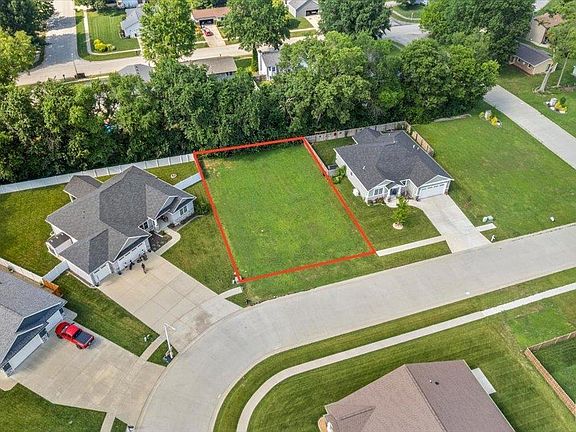 2nd image of 83 Firefly Ct