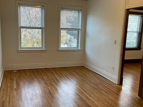 3rd image of 658 Grand Ave