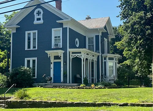 1089 Main St Photo 1