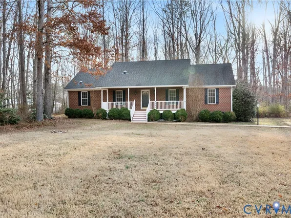 9281 Forestdale Dr, Amelia Court House, VA 23002