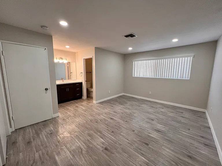 2640 N D St #2 — Photo 18