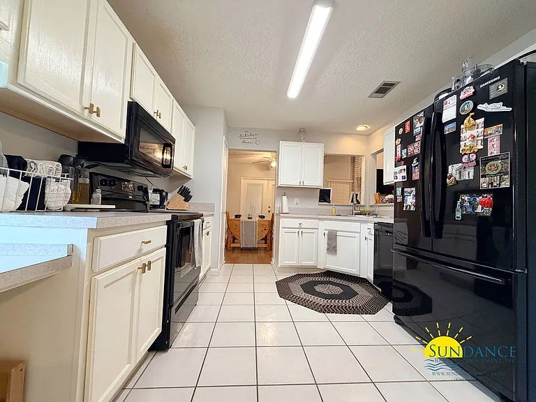 225 Lakeside Ln — Photo 8