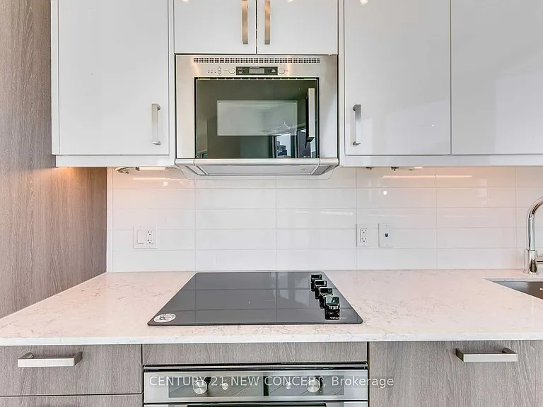 77 Mutual St #3004 — Photo 8