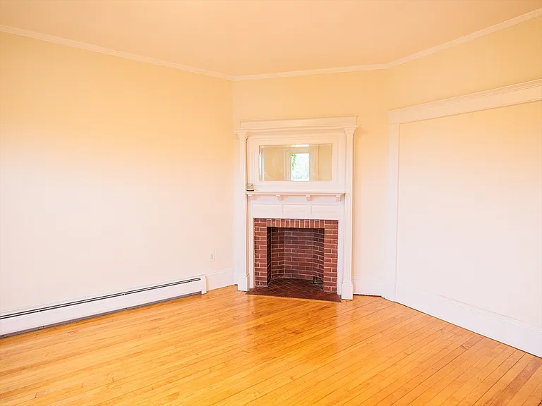 315 Harvard St #8 — Photo 11