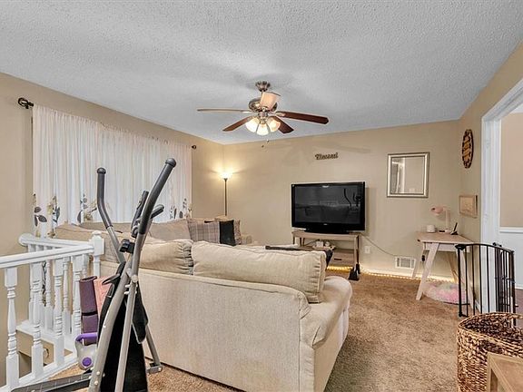 5th image of 12805 Ewing Ave