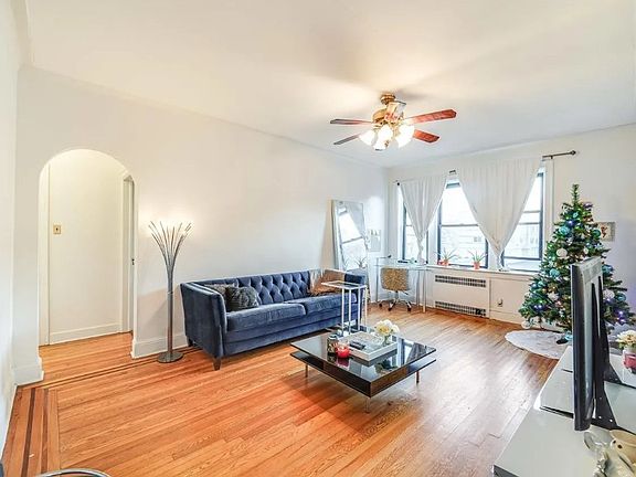 3rd image of 7427 Boulevard East APT 5