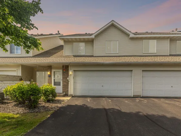 7036 49th St N, Oakdale, MN 55128