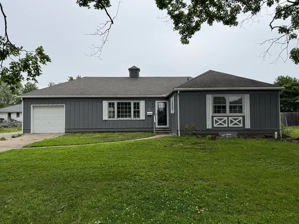517 North Dr, Marshall, MO 65340