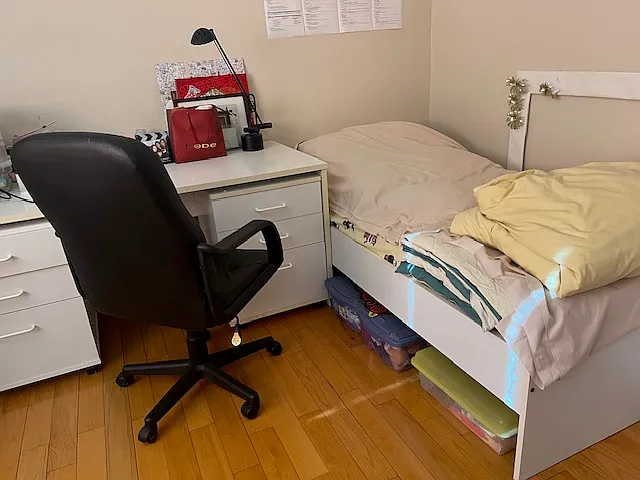 Second bedroom. The house will be rented with as much of its existing furniture as the tenants want.