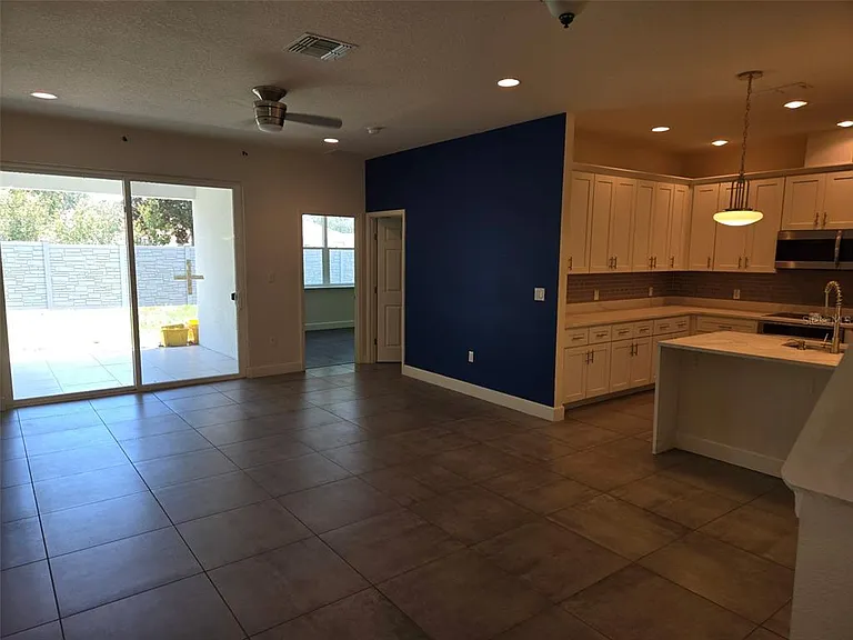 922 Centaury Dr — Photo 5