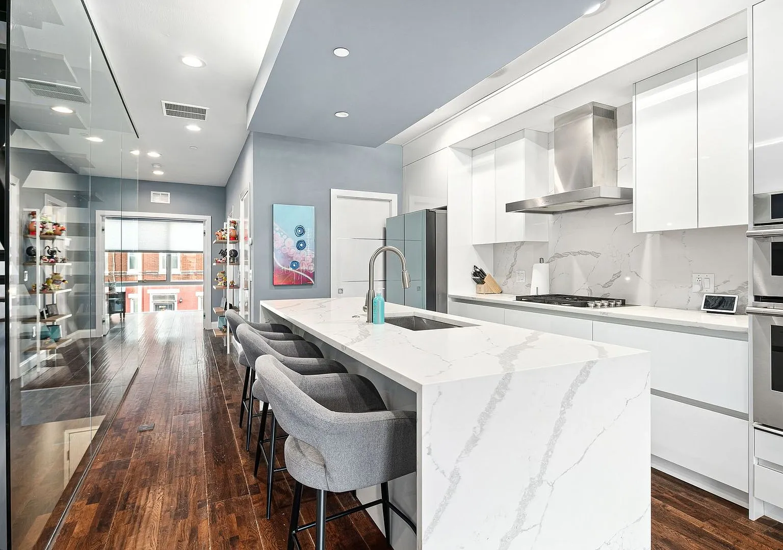 Premium Francisville Condo with Roofdeck! — Photo 2