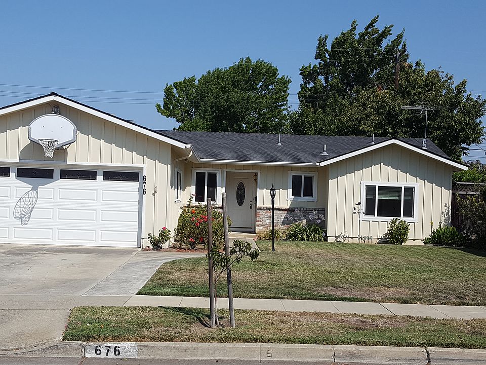 1st image of 676 Brentwood Dr