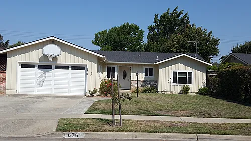 676 Brentwood Dr Photo 1