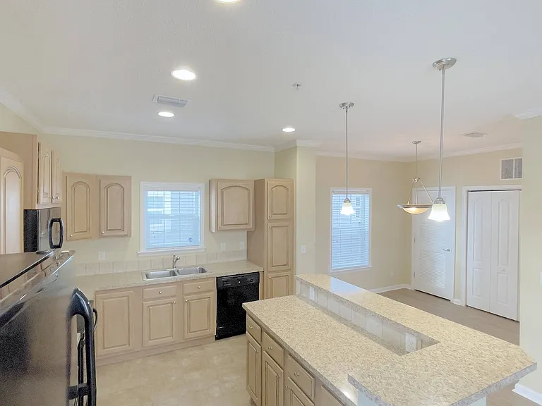 Keys Lake Villas — Photo 8
