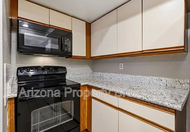 2935 N 68th St #110 — Photo 15