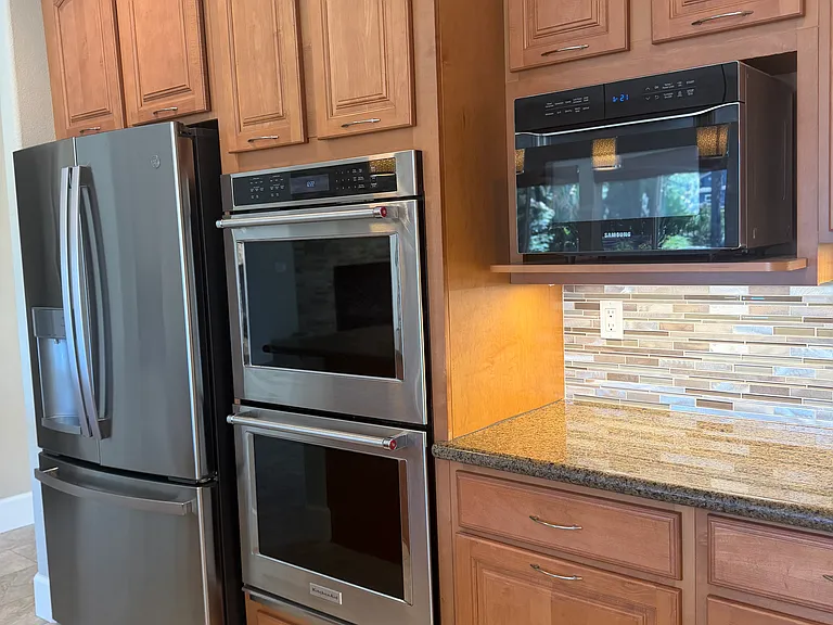2142 Prestwick Dr — Photo 13